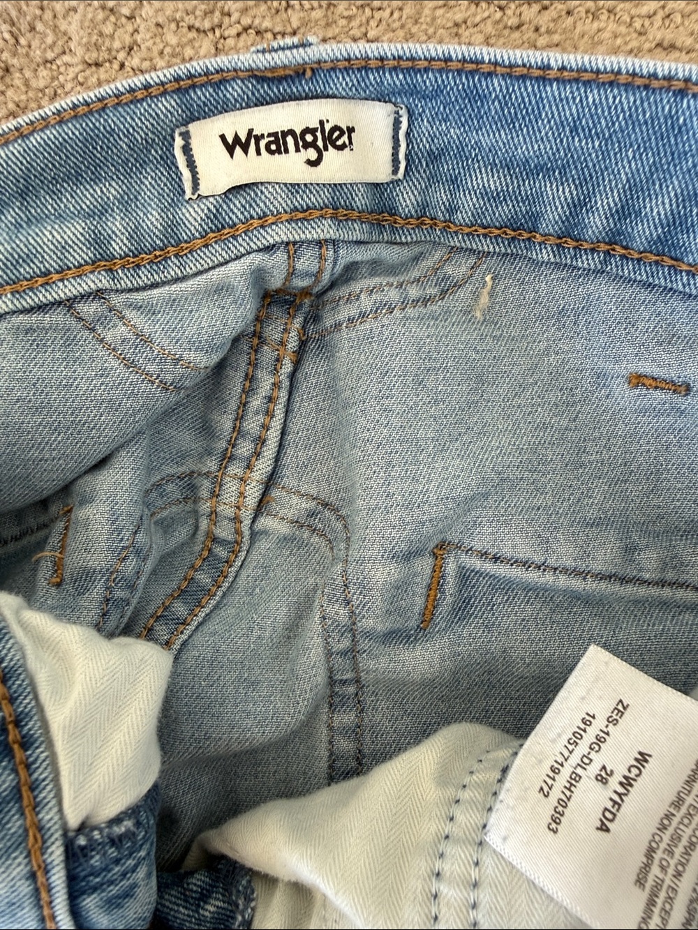 Wrangler Light Blue Denim Jeans with Leather Patch - Picture 4 of 4